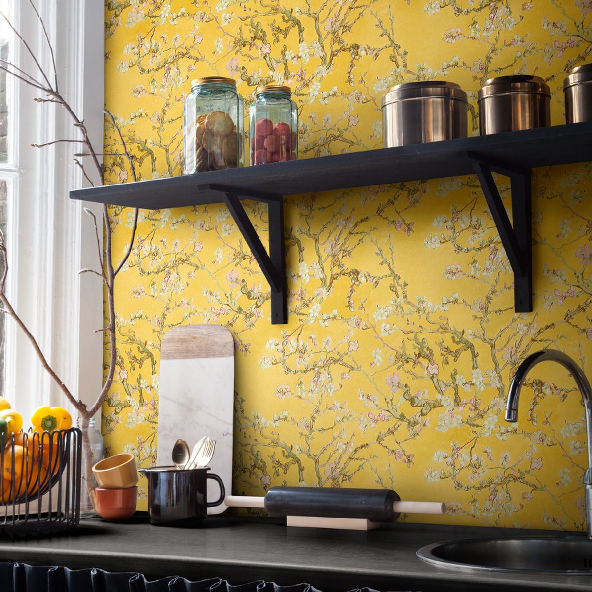 Papier peint intissé VAN GOGH ALMOND BLOSSOM coloris jaune d'or