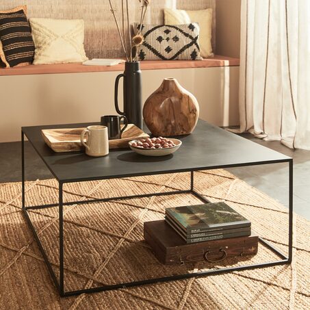 Table basse OTIS coloris noir hauteur 38 cm